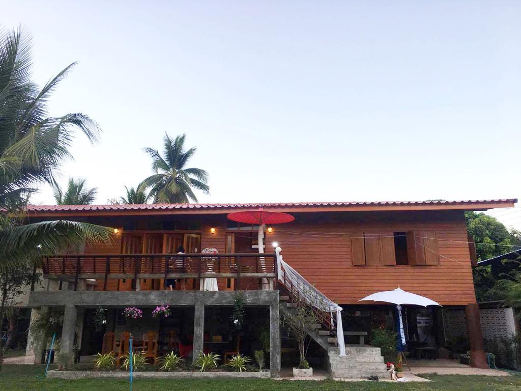 Saduemuenghomestay Phrae Exterior photo